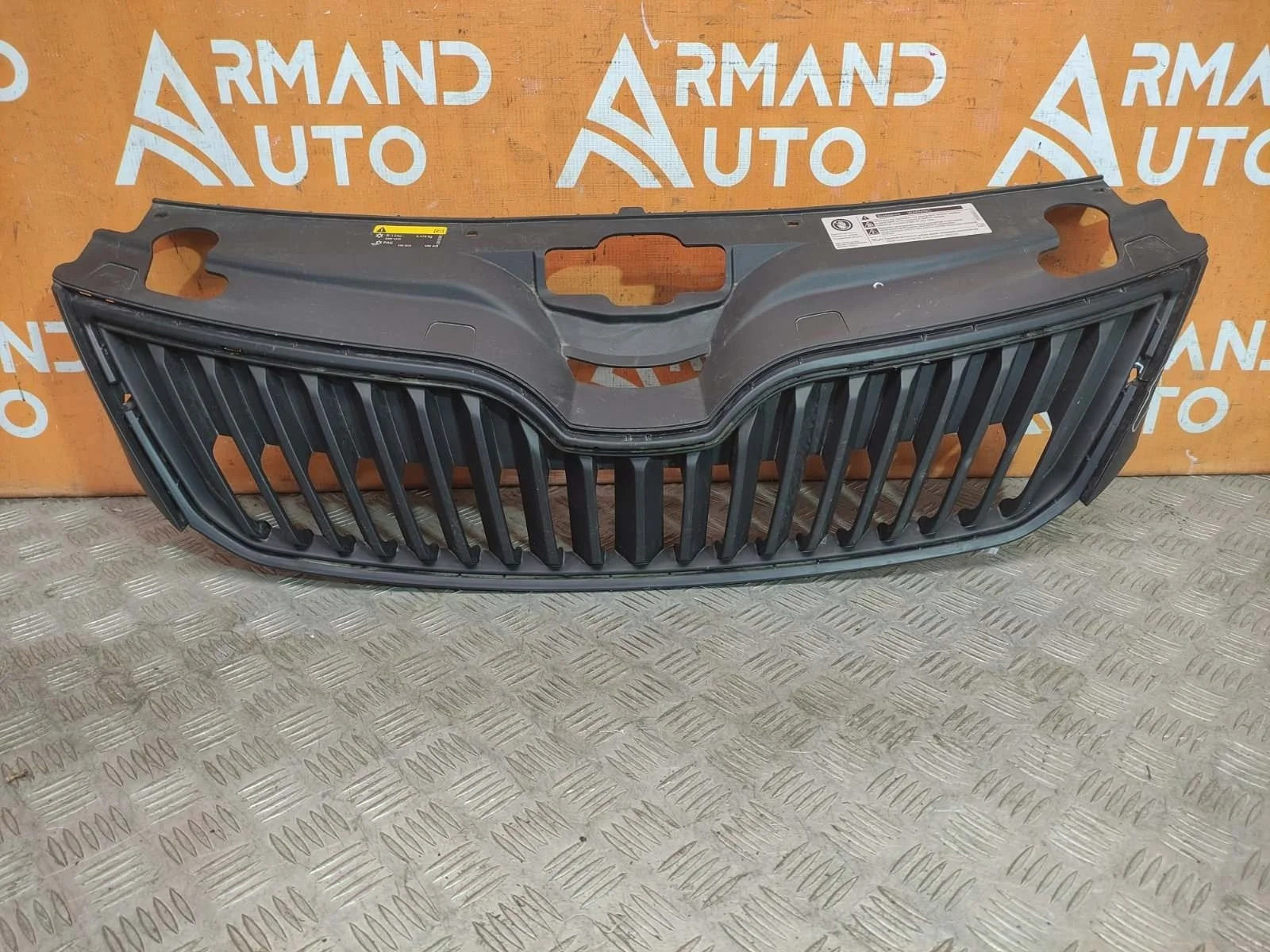 Решетка радиатора Skoda Rapid 2014-2020