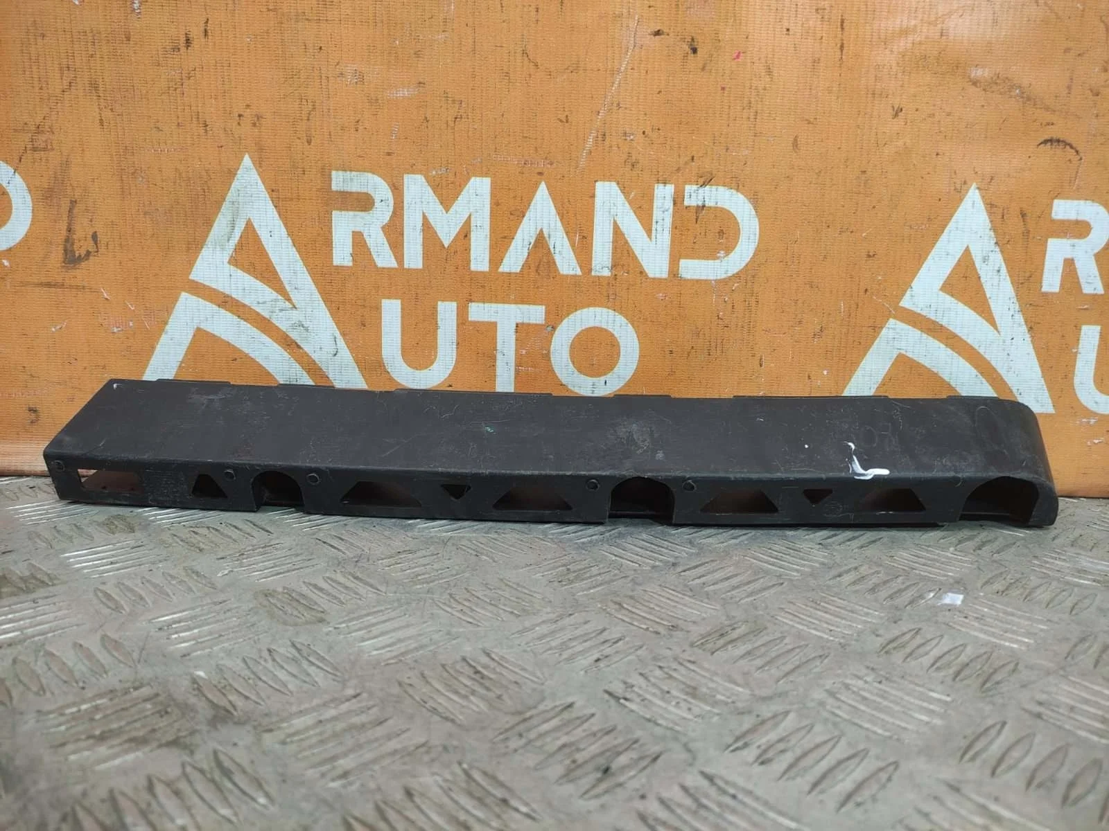 Кронштейн бампера Skoda Fabia 2007-2014 5J