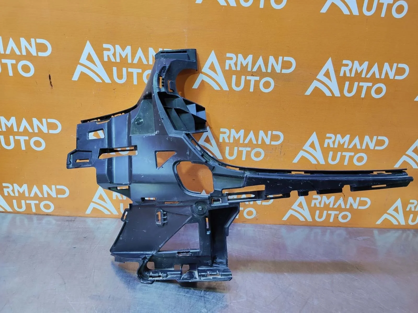 Кронштейн бампера Mercedes -Class 2020-нв W223