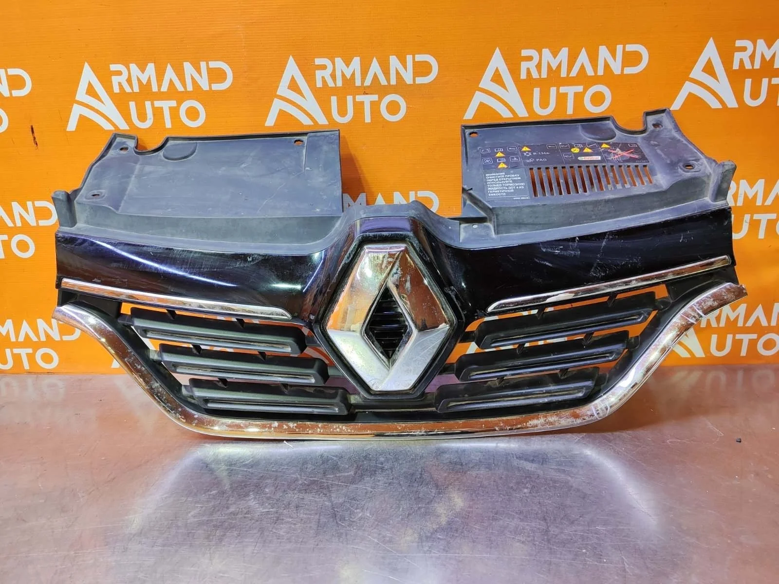 Решетка радиатора Renault Logan 2018-2022