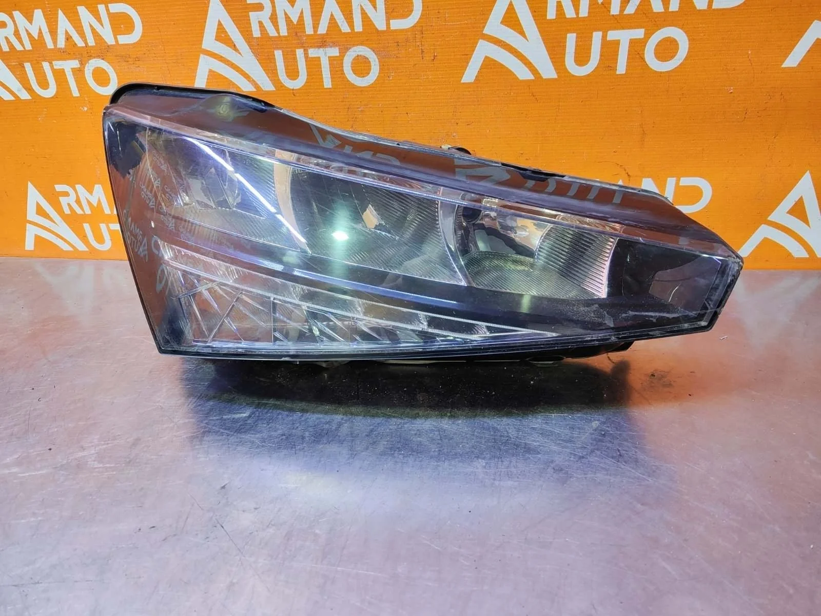 Фара Skoda Rapid 2020-нв