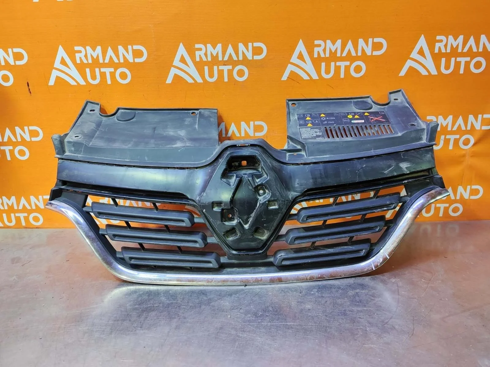 Решетка радиатора Renault Logan 2018-2022