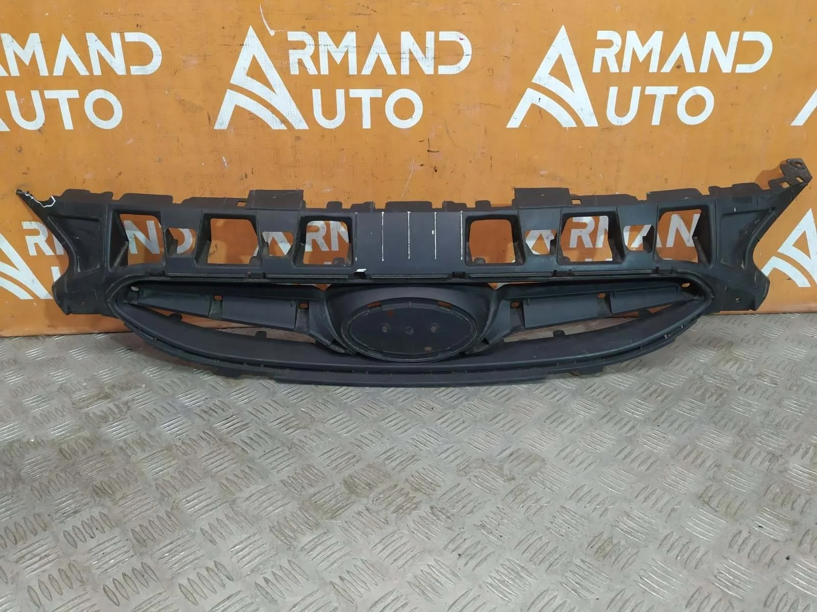 Решетка радиатора Hyundai Solaris 2010-2014