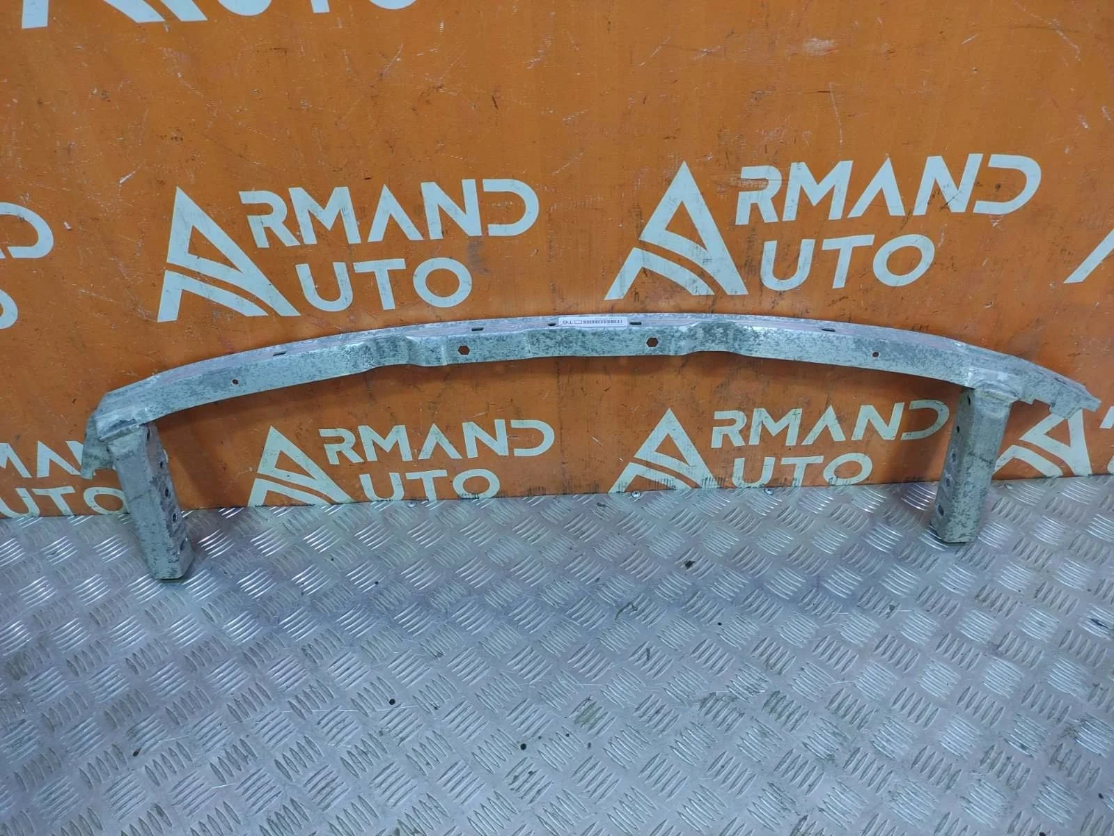 Усилитель бампера нижний BMW 5 series 2016-нв G30 G31