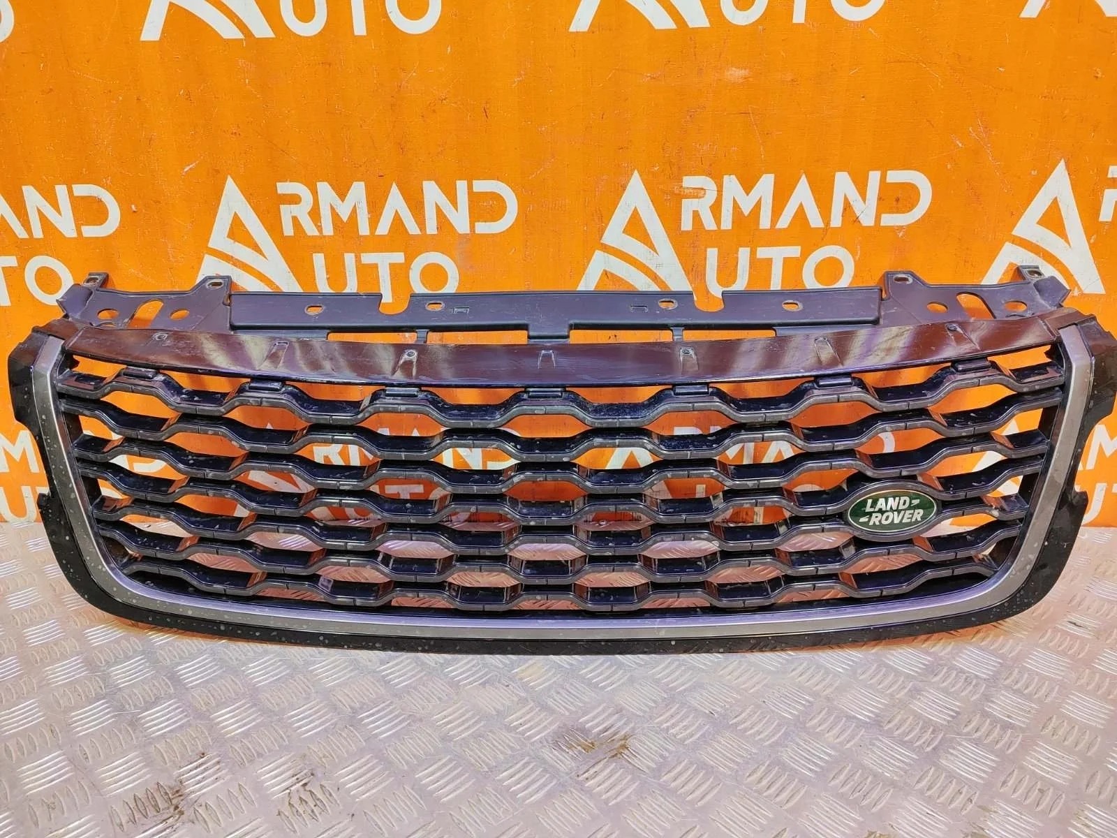 Решетка радиатора Land Rover Range Velar 2017-нв L560