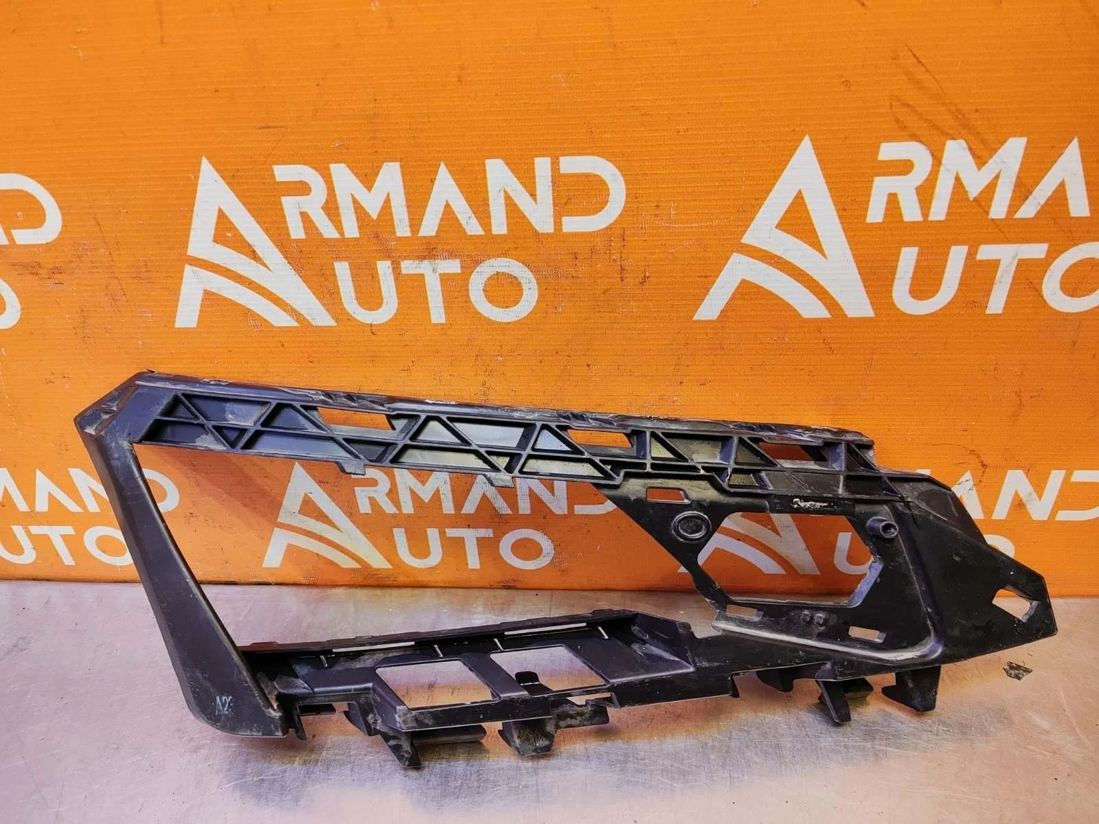 Кронштейн бампера Skoda Kodiaq 2016-нв