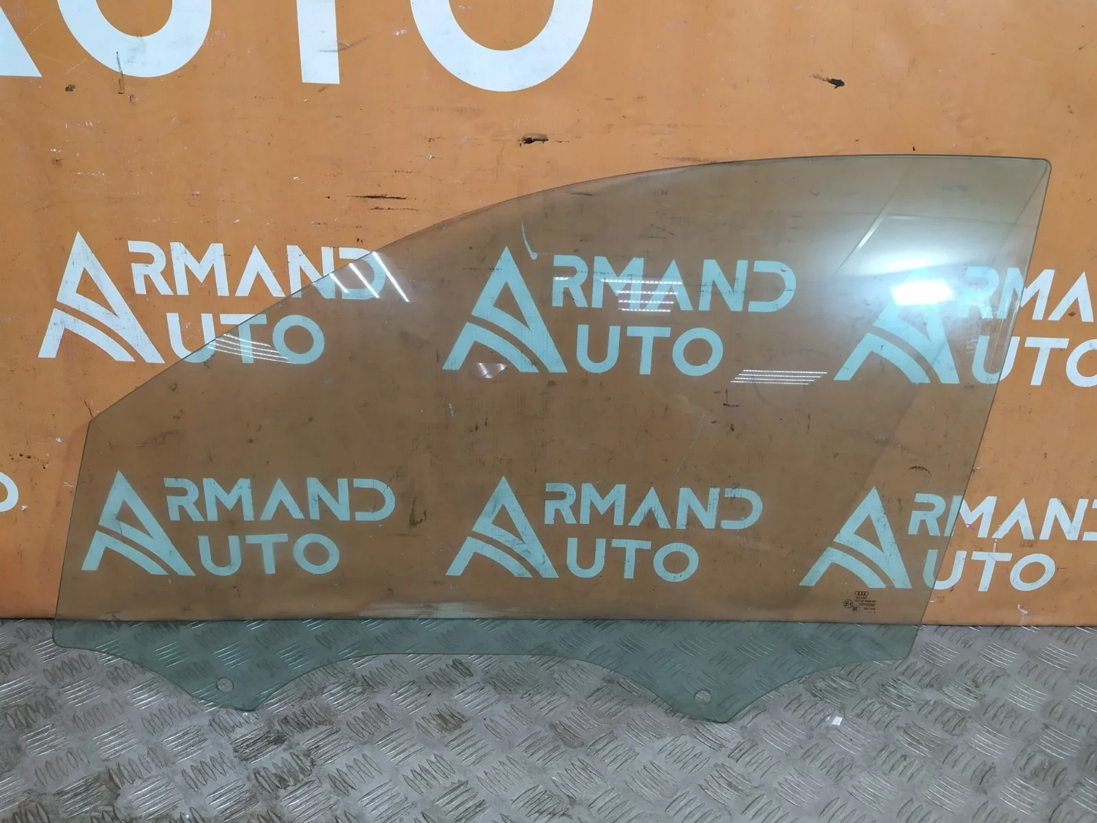 Стекло двери Audi Q3 2011-2018 8U