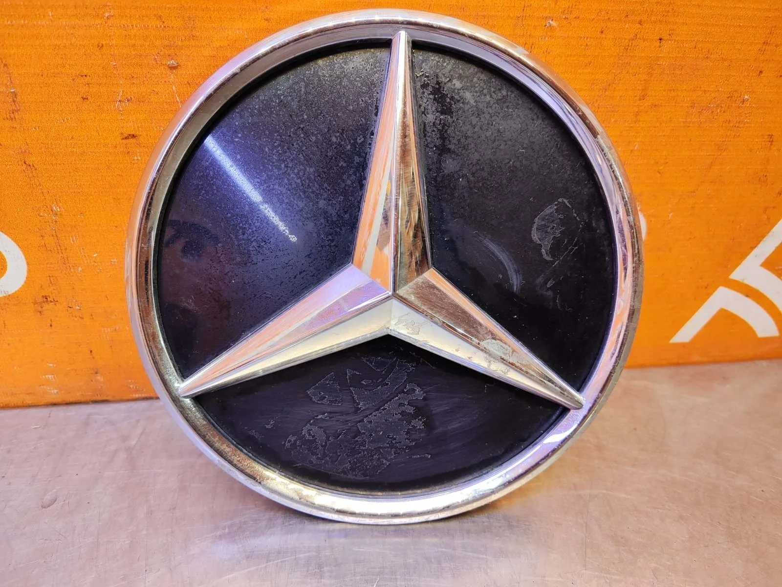 Эмблема Mercedes GLC-Class 2019-нв X253