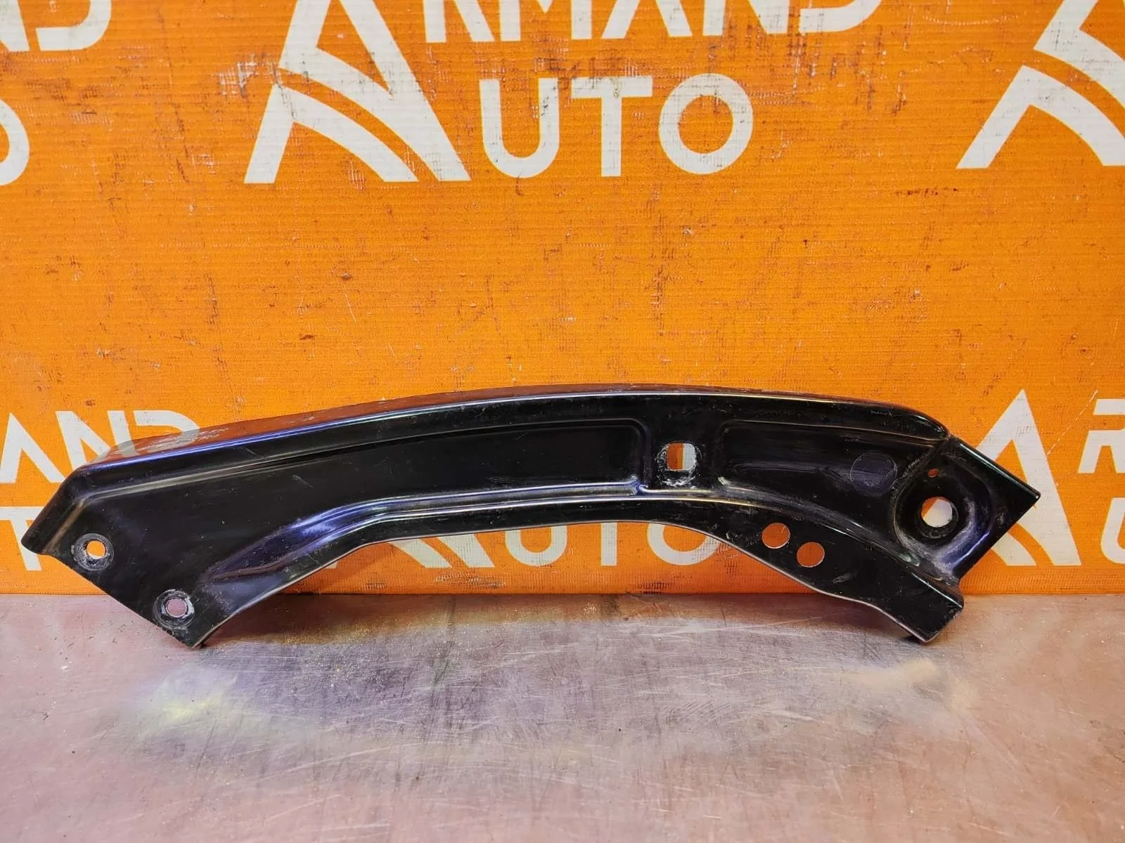 Кронштейн панели Skoda Rapid 2020-нв