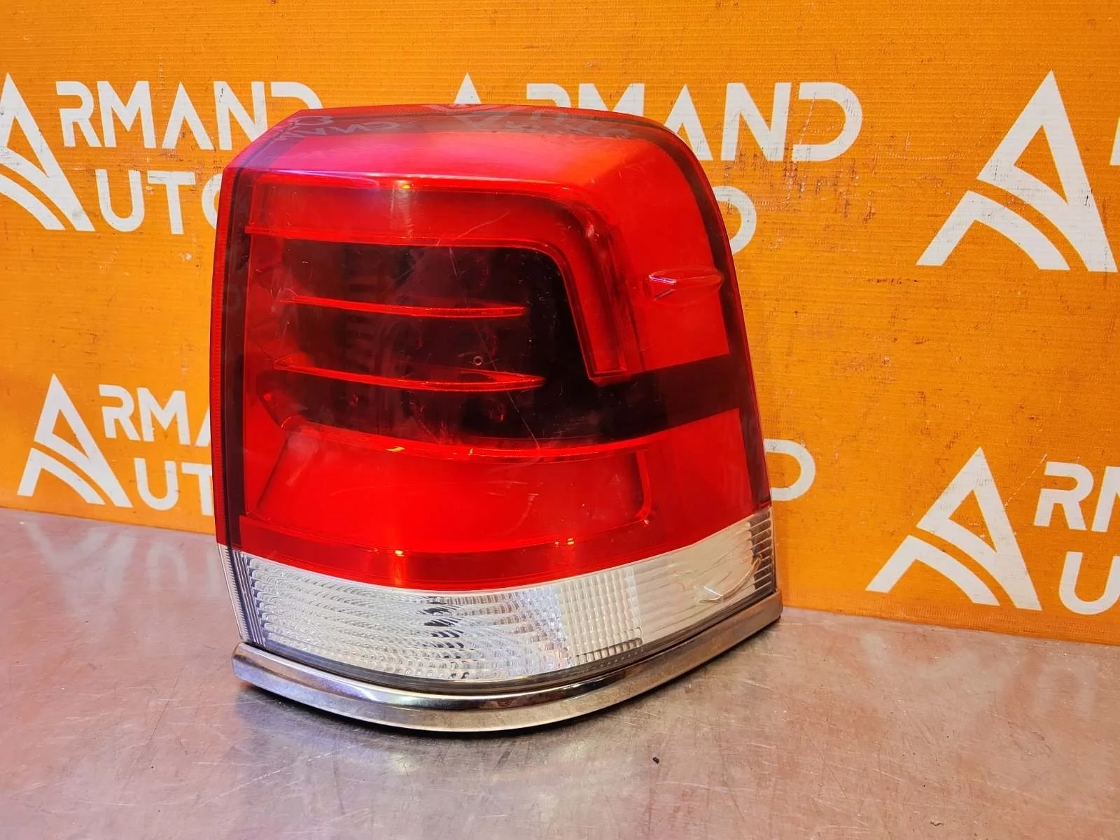 Фонарь внешний Toyota Land Cruiser 2015-2021 200