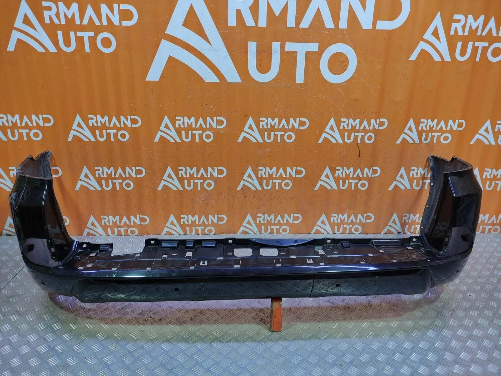 Бампер Lexus LX 2015-2023 URJ200