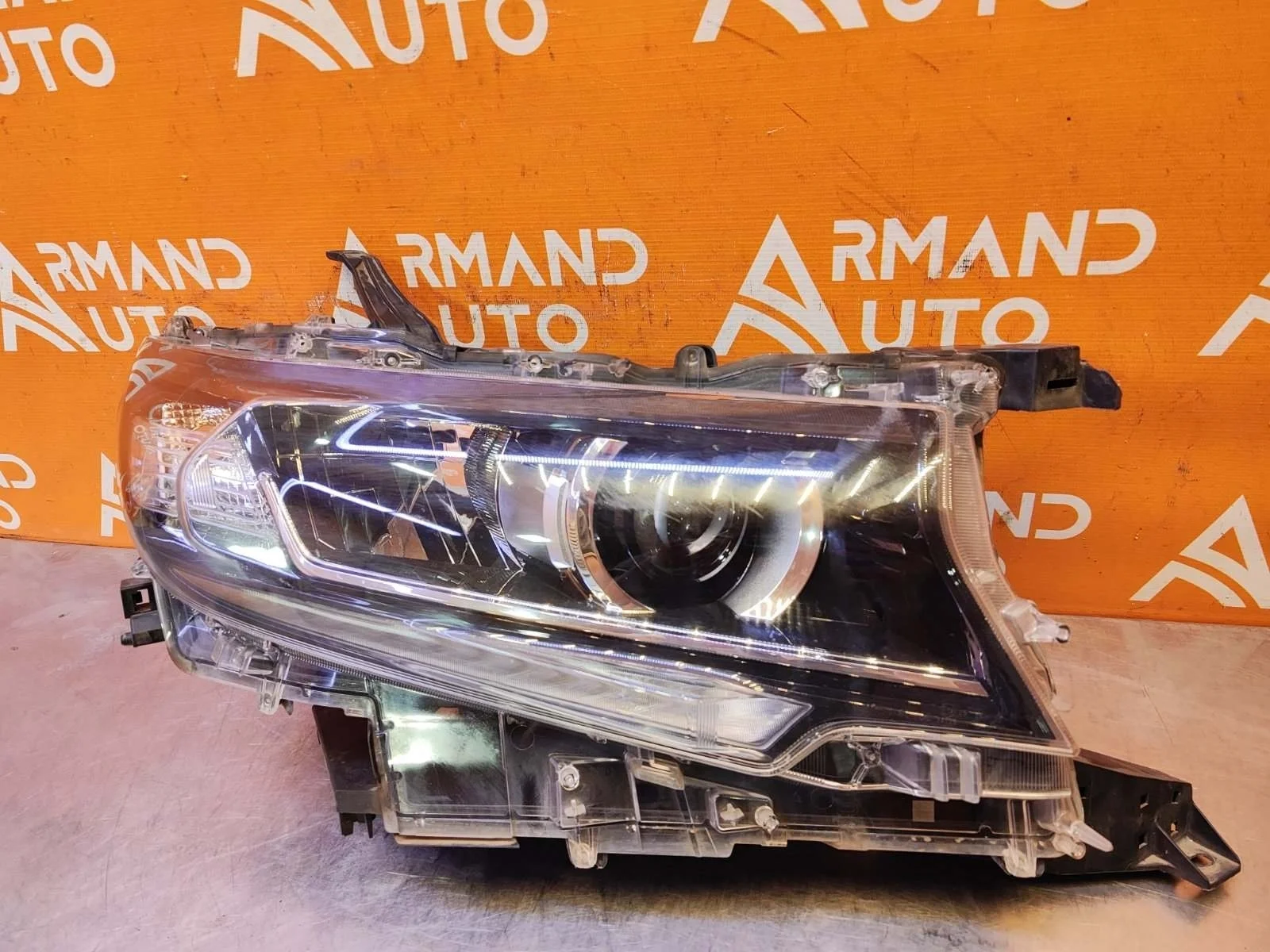 Фара Toyota Land Cruiser Prado 2017-нв 150