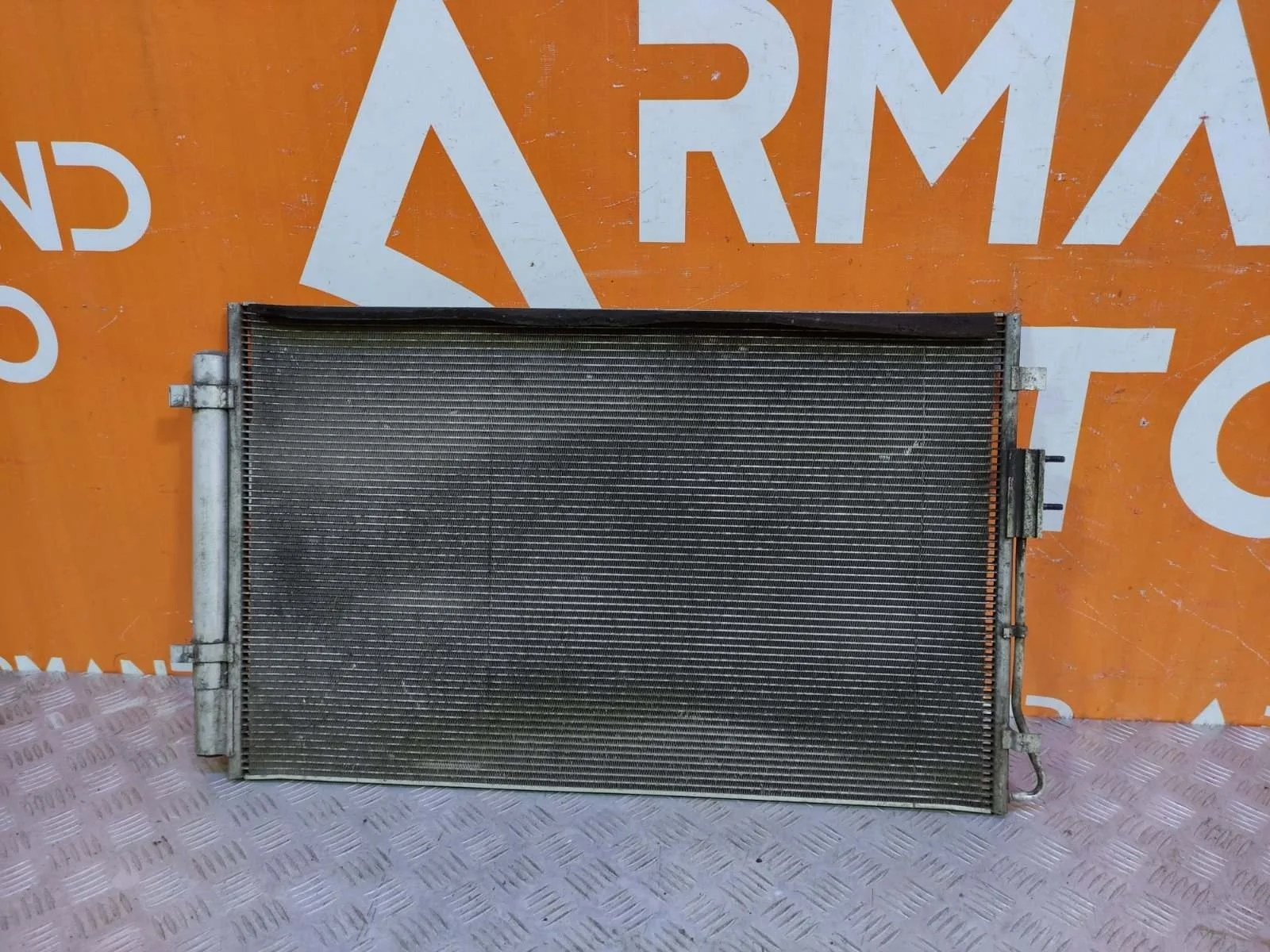 Радиатор кондиционера Kia Sorento 2014-2020 3 Prime UM