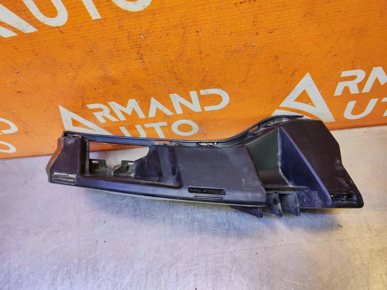 Кронштейн бампера Land Rover Discovery Sport 2014-нв L550