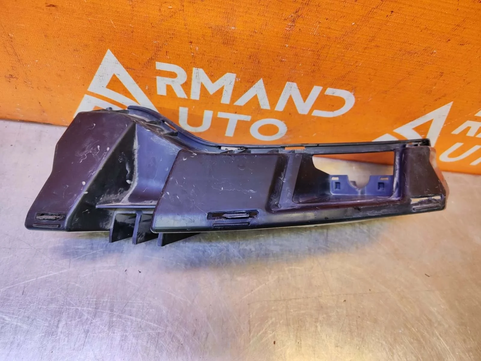 Кронштейн бампера Land Rover Discovery Sport 2014-нв L550