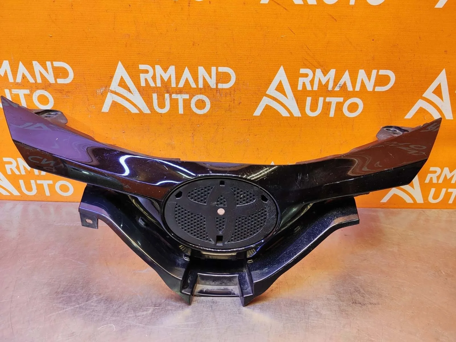 Решетка радиатора Toyota C-HR 2019-нв