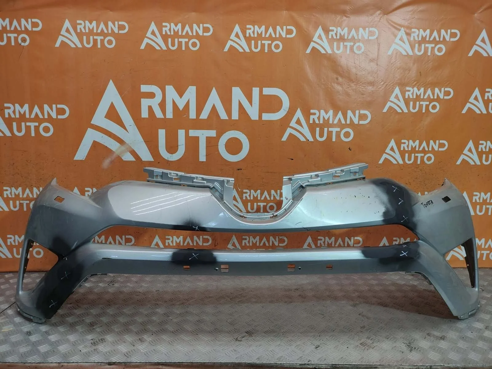 Бампер Toyota RAV4 2015-2019 CA40