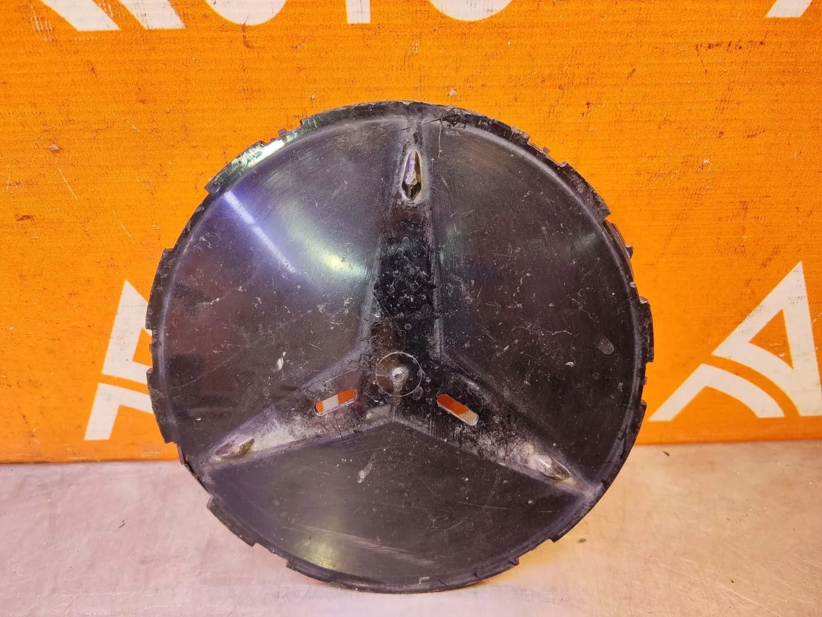 Кронштейн эмблемы Mercedes GLC-Class Coupe 2019-нв C253