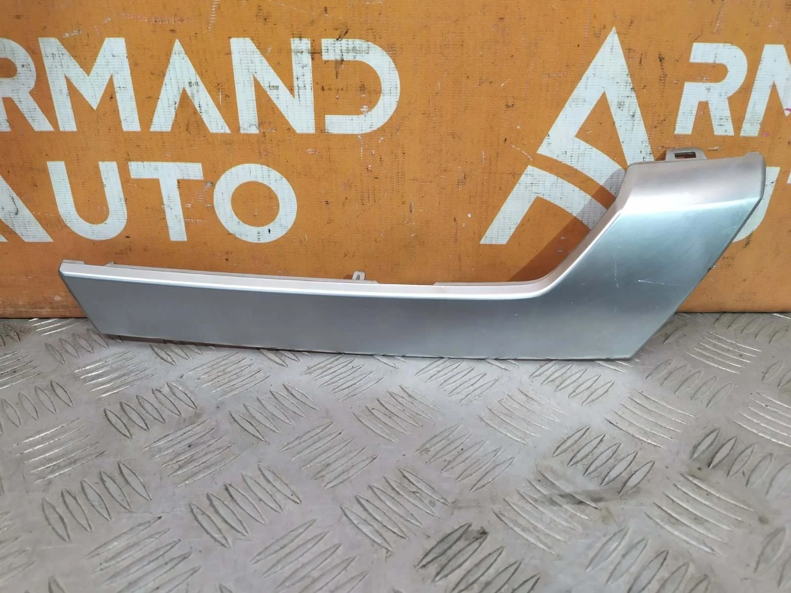 Накладка решетки радиатора верхняя Mitsubishi Outlander 2018-нв 3