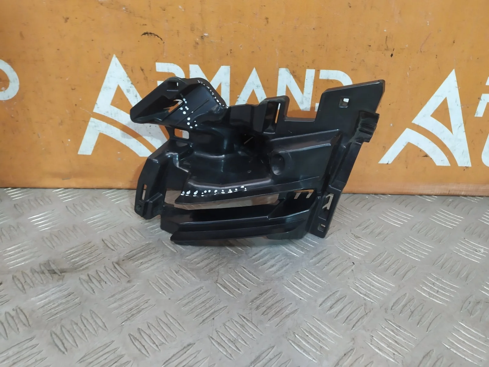 Кронштейн бампера Skoda Kodiaq 2016-нв