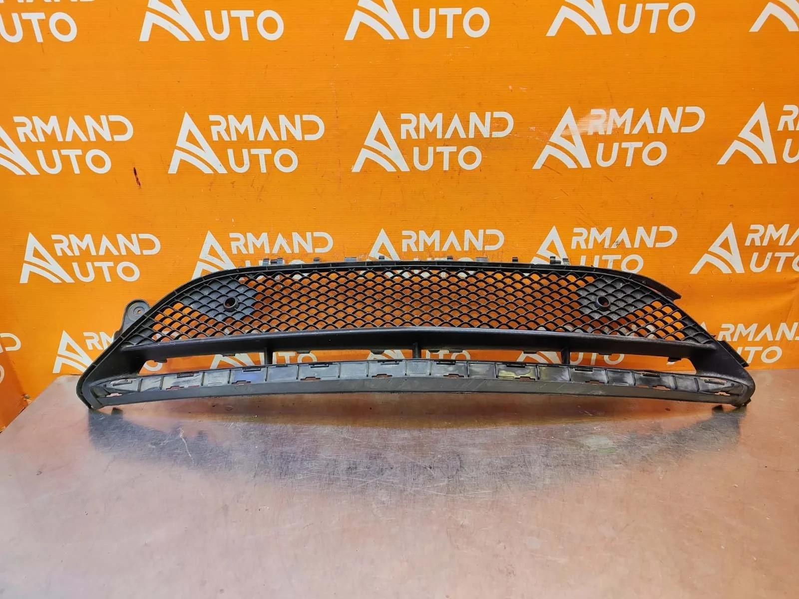 Решетка бампера нижняя Mercedes -Class 2016-2020 W213, S213, C238