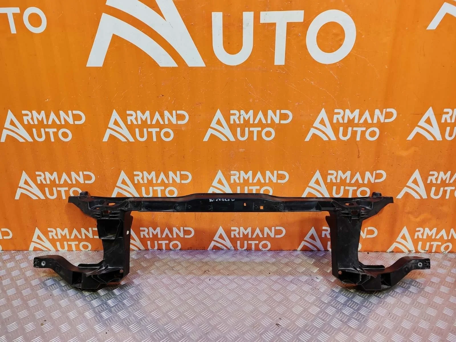 Панель передняя (суппорт радиатора) Mercedes V-Class 2014-нв W447