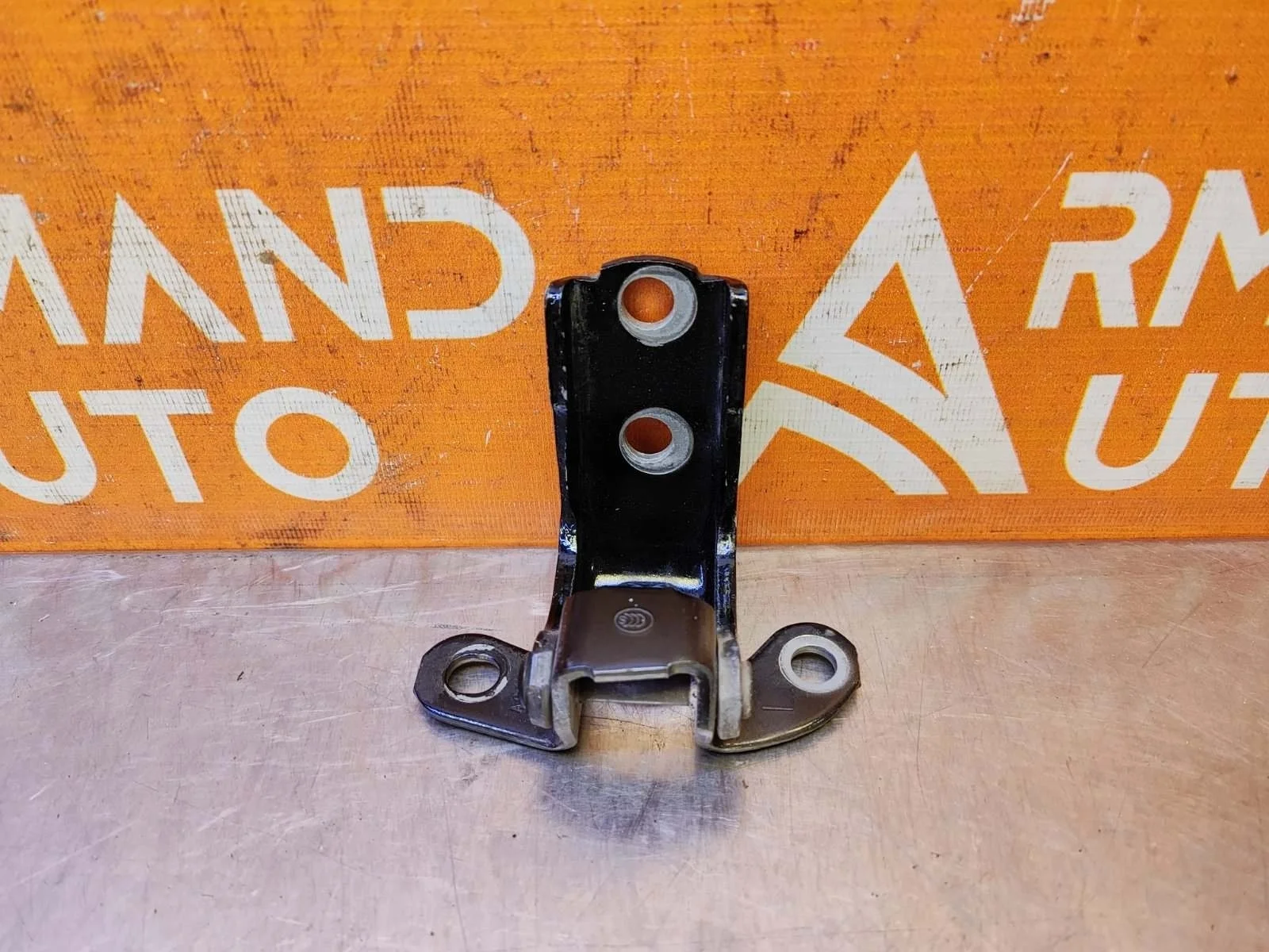 Петля двери нижняя Toyota Land Cruiser 2007-2021