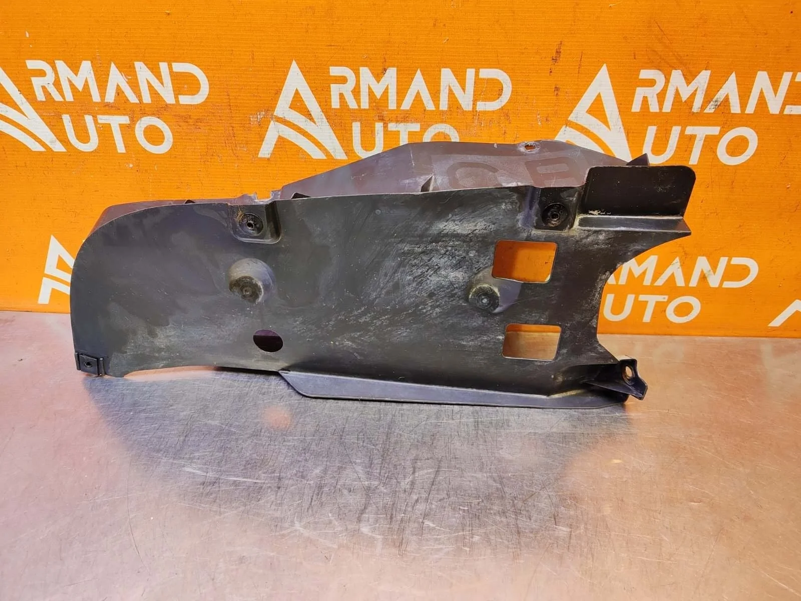 Пыльник бампера Toyota Land Cruiser 2015-2021 200