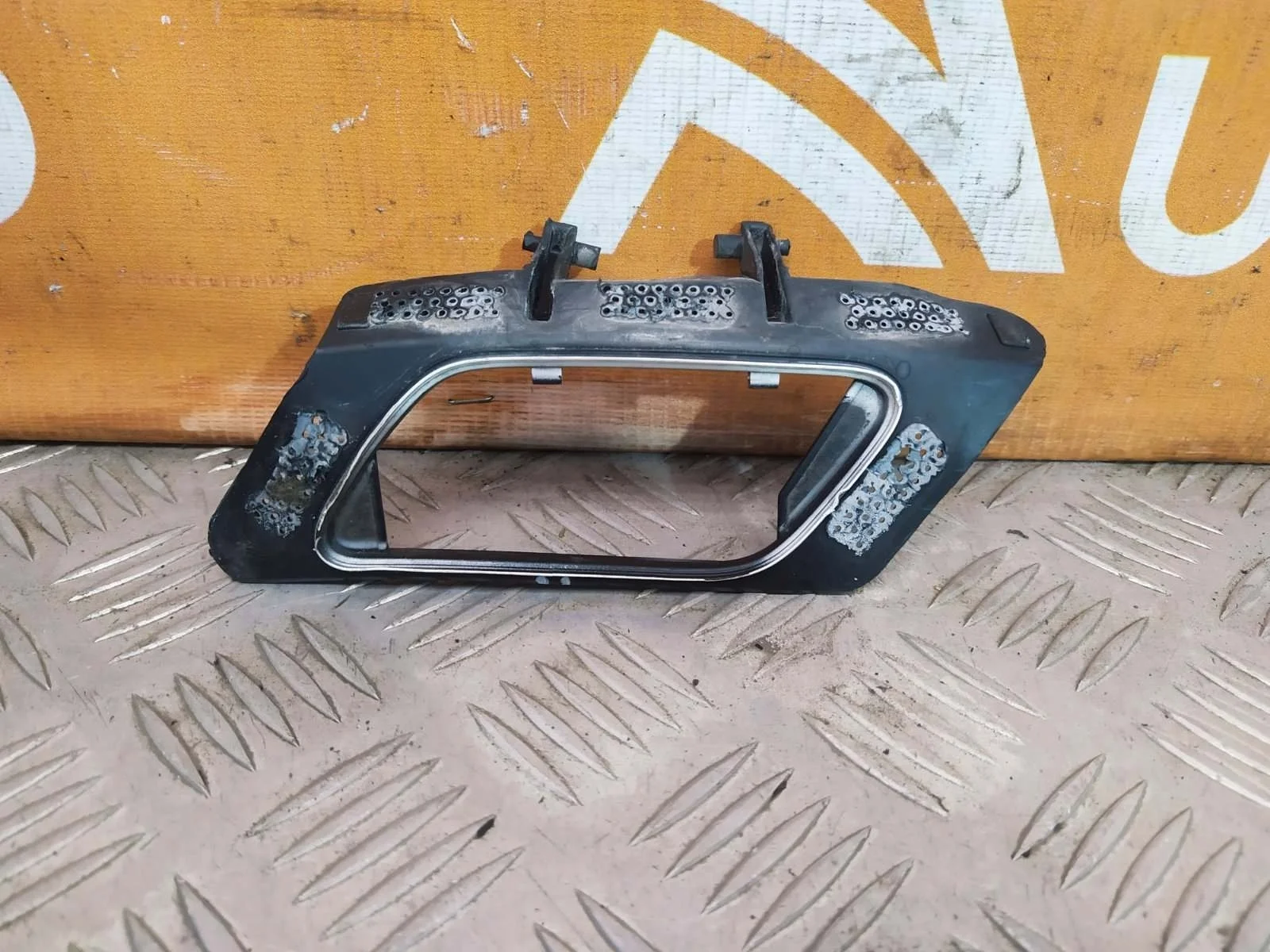 Кронштейн форсунки фароомывателя Mercedes ML GLE-Class 2011-2015 W166