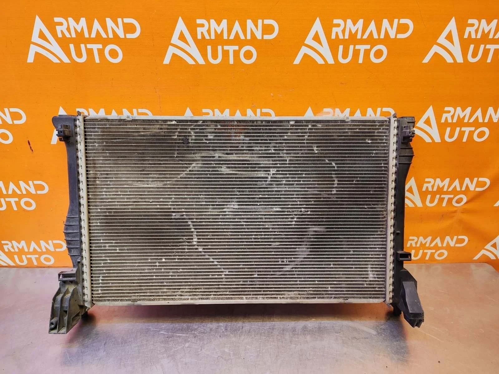 Радиатор двигателя (двс) Mercedes V-Class 2014-нв W447