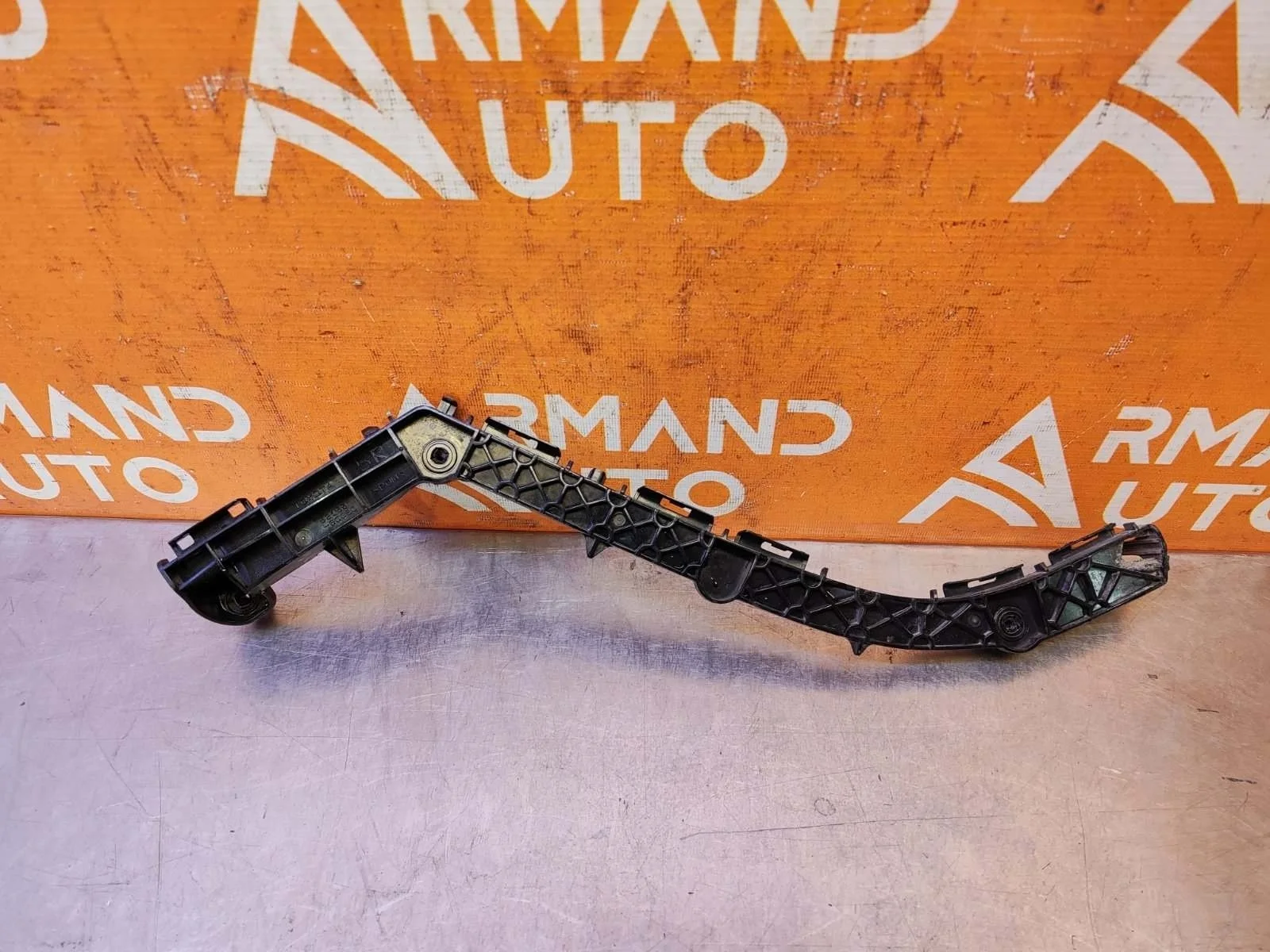 Кронштейн бампера Toyota Land Cruiser Prado 2009-нв 150