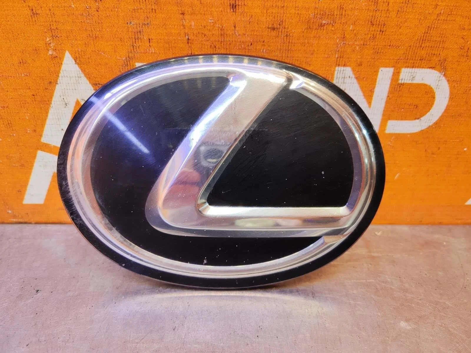 Эмблема Lexus NX 2017-2021