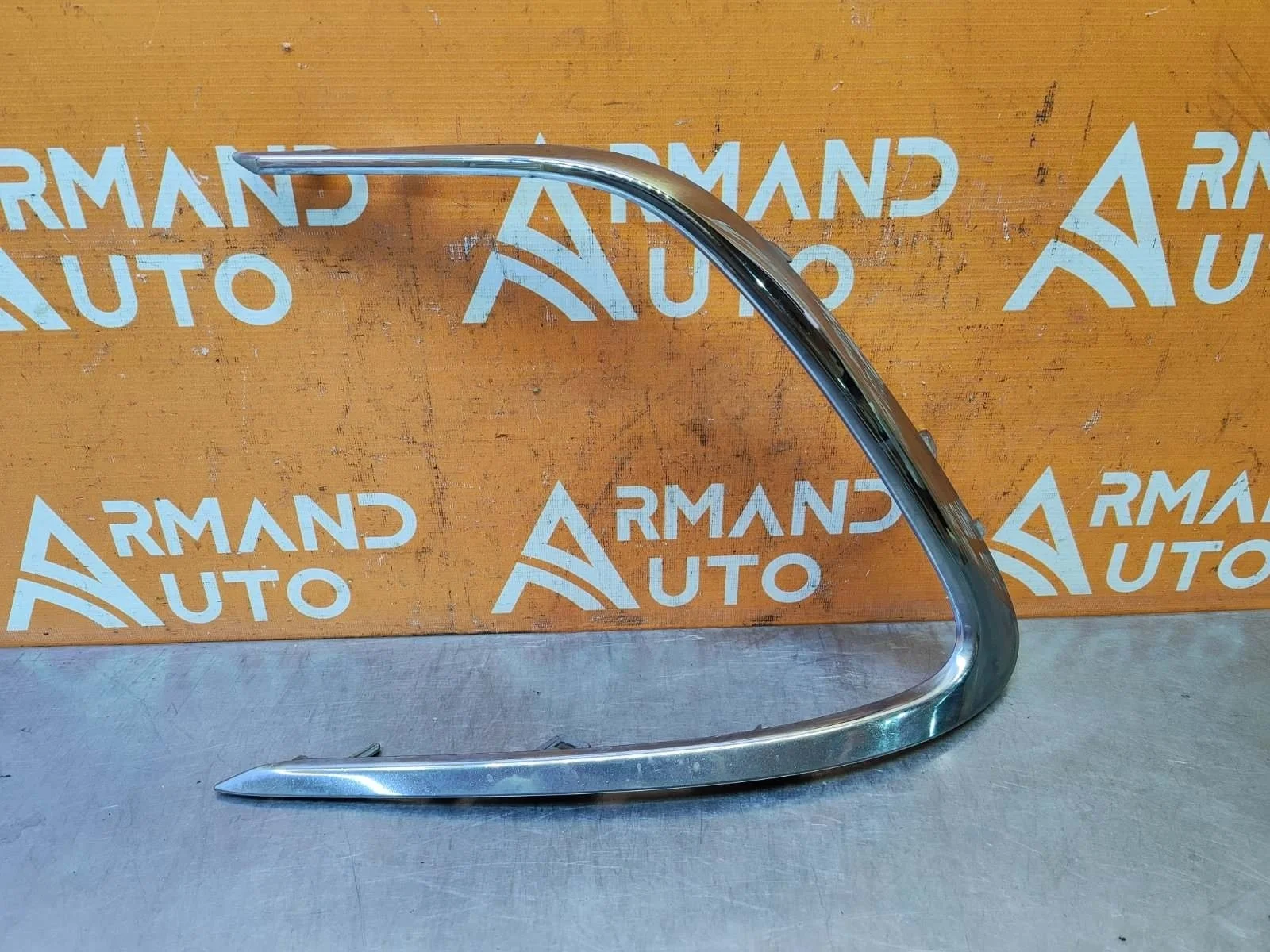 Накладка решетки бампера Toyota Camry 2020-нв 8 XV70