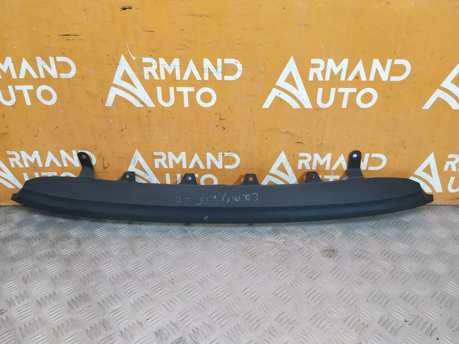 Накладка бампера Toyota Camry 2014-2017 XV50