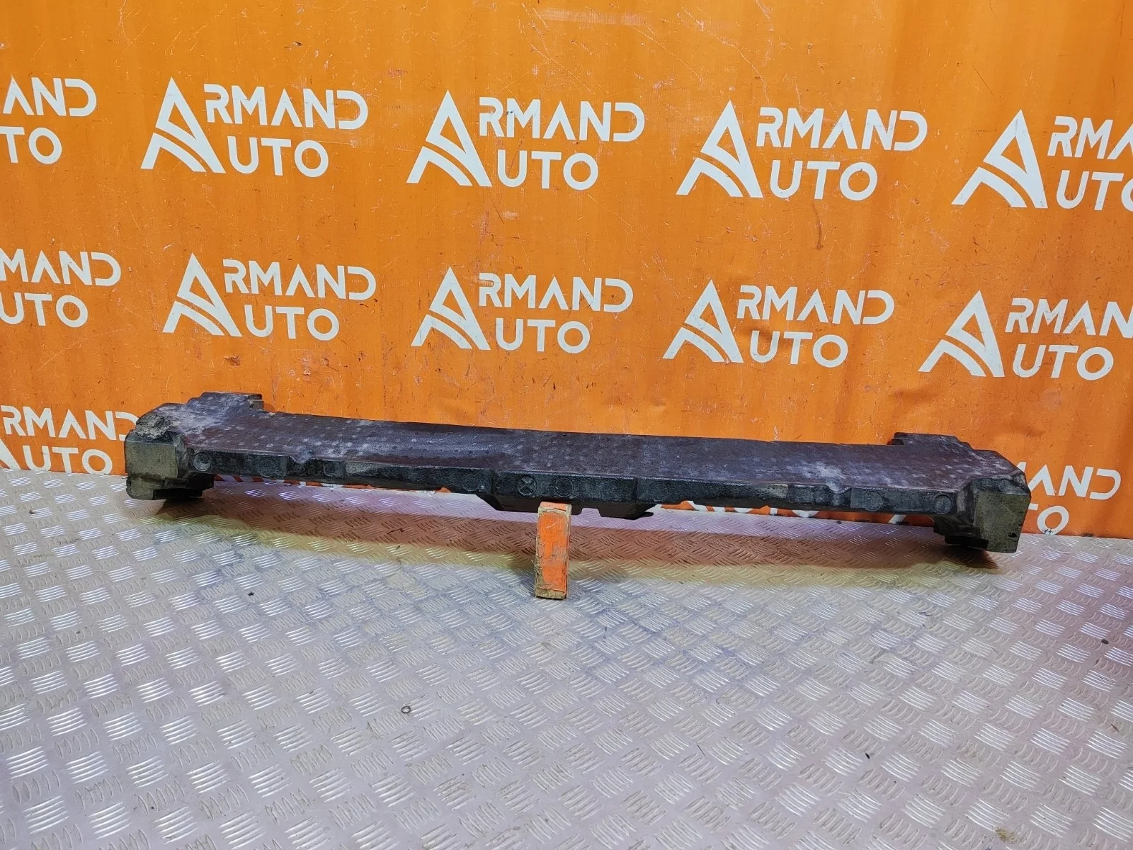 Абсорбер бампера Lexus LX 2015-2023 URJ200