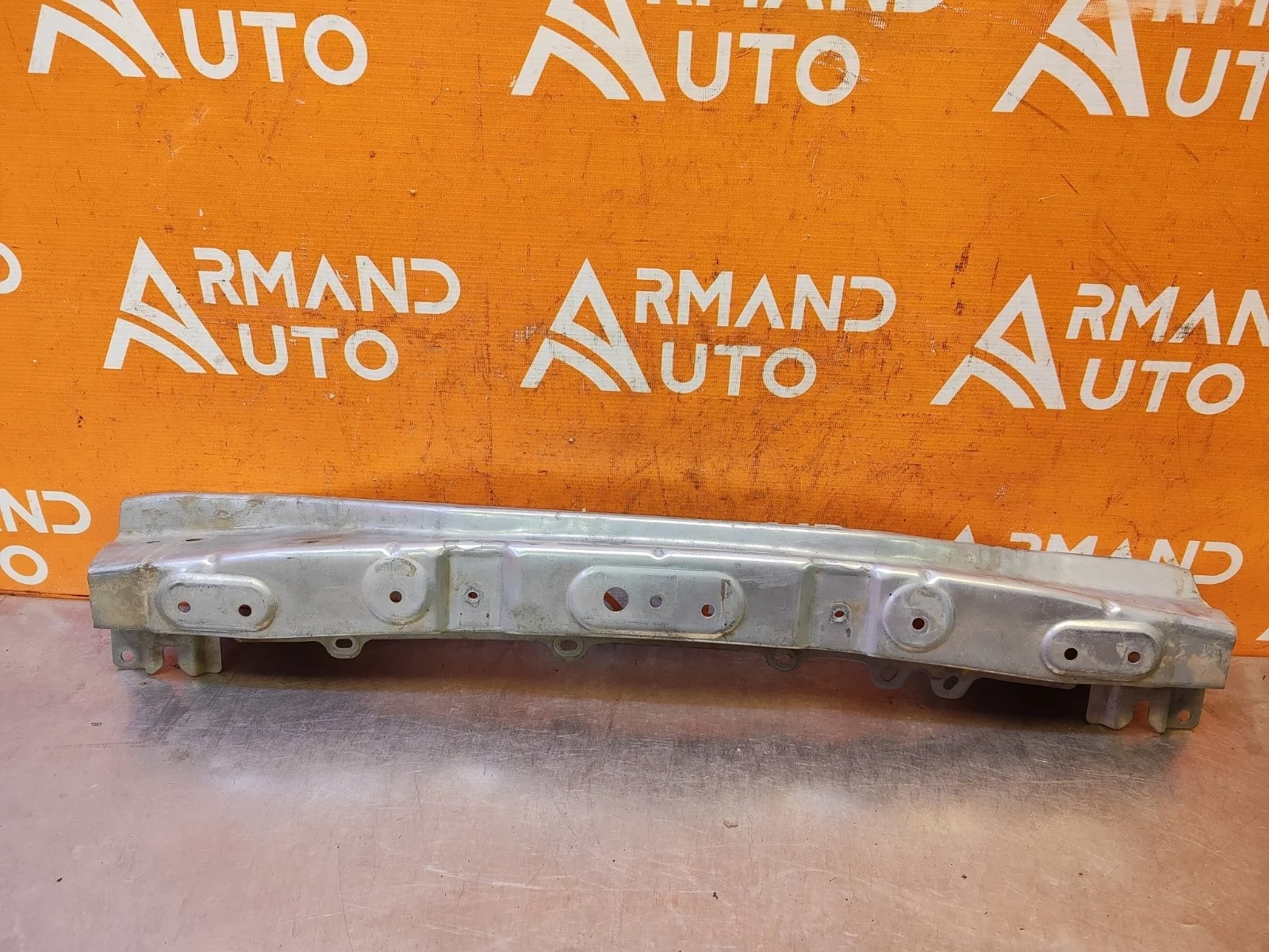 Усилитель бампера верхний Mitsubishi Outlander 2015-нв 3