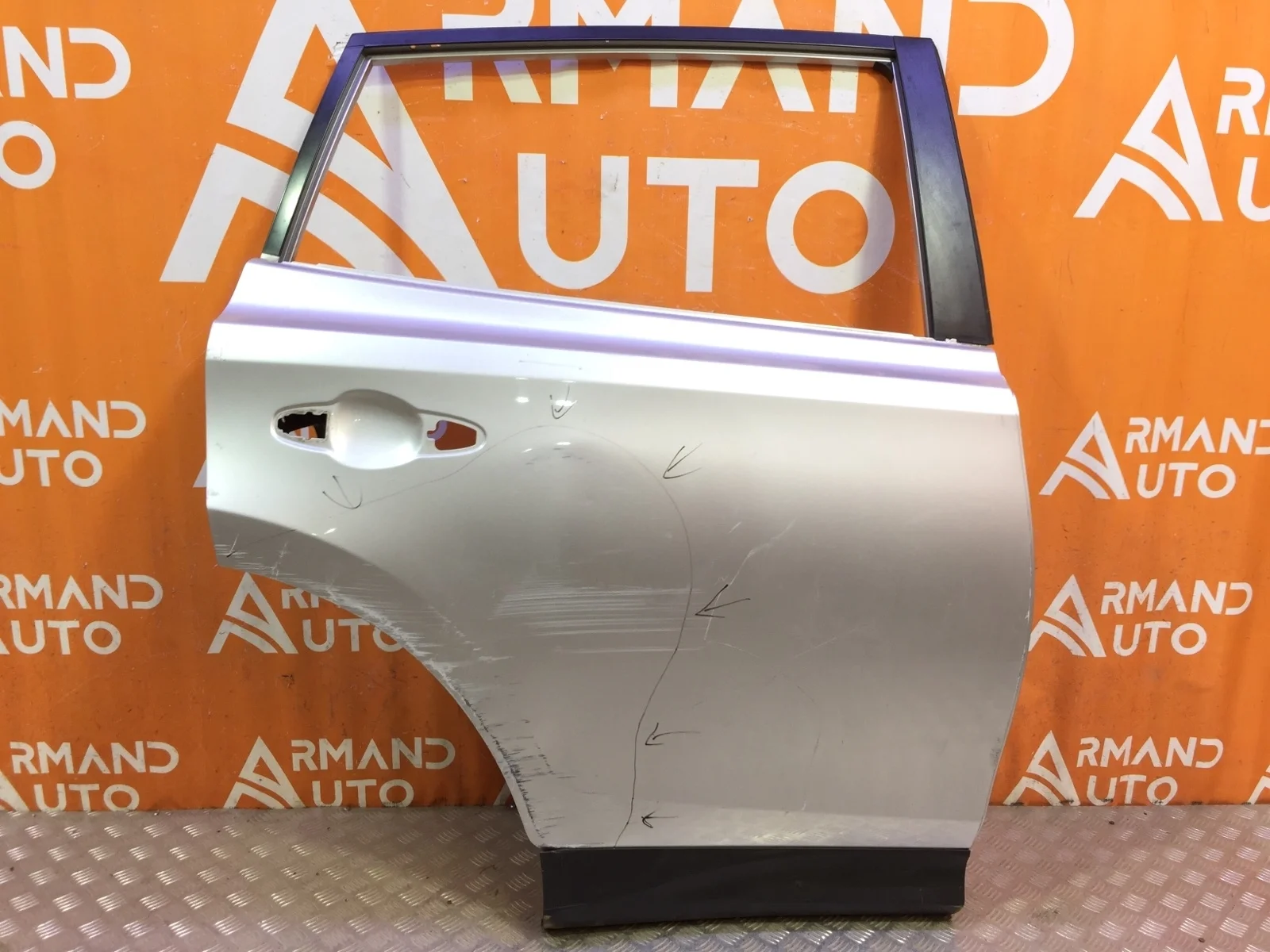 Дверь Toyota RAV4 2015-2019 CA40