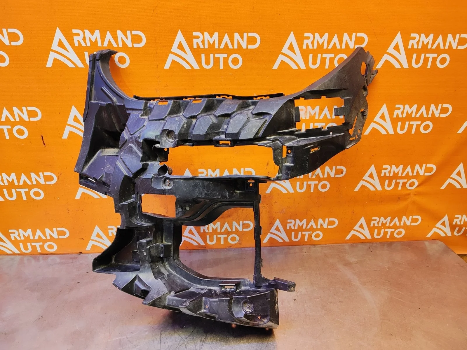 Кронштейн бампера BMW X5 2018-2023 G05