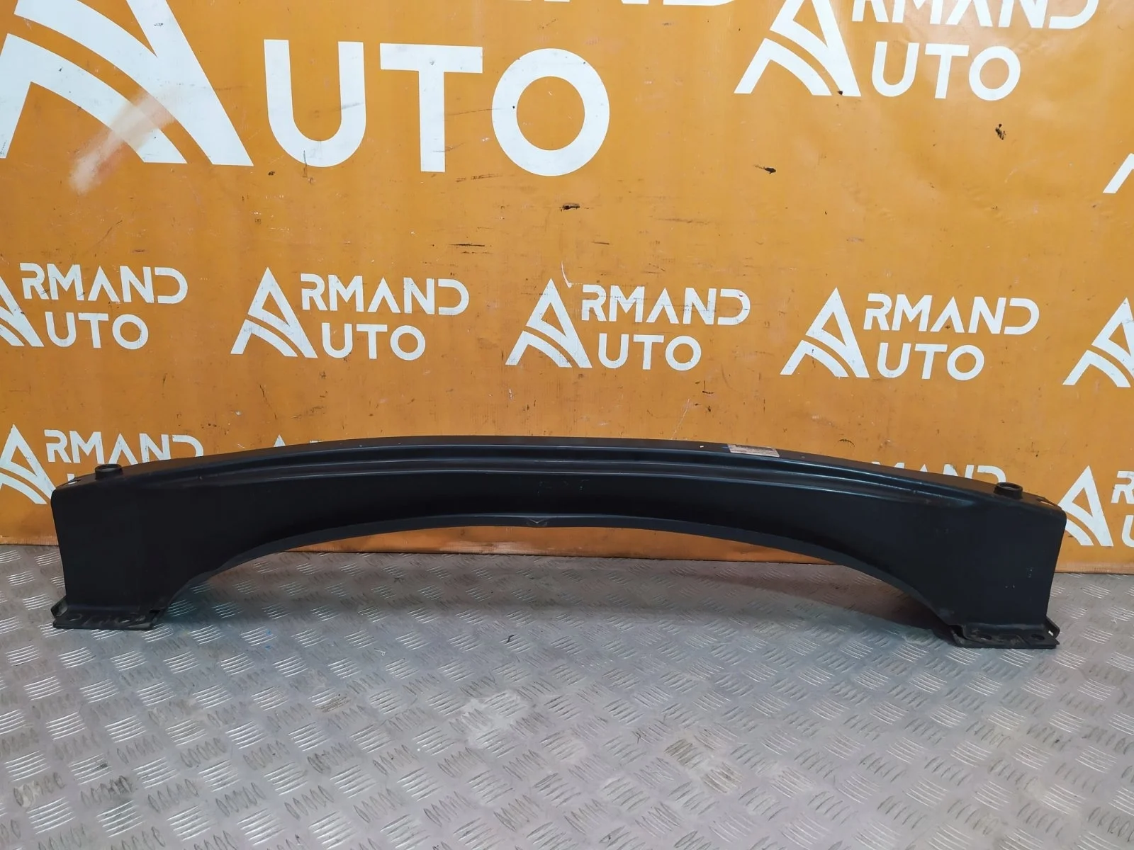 Усилитель бампера Volkswagen Touareg 2010-2018