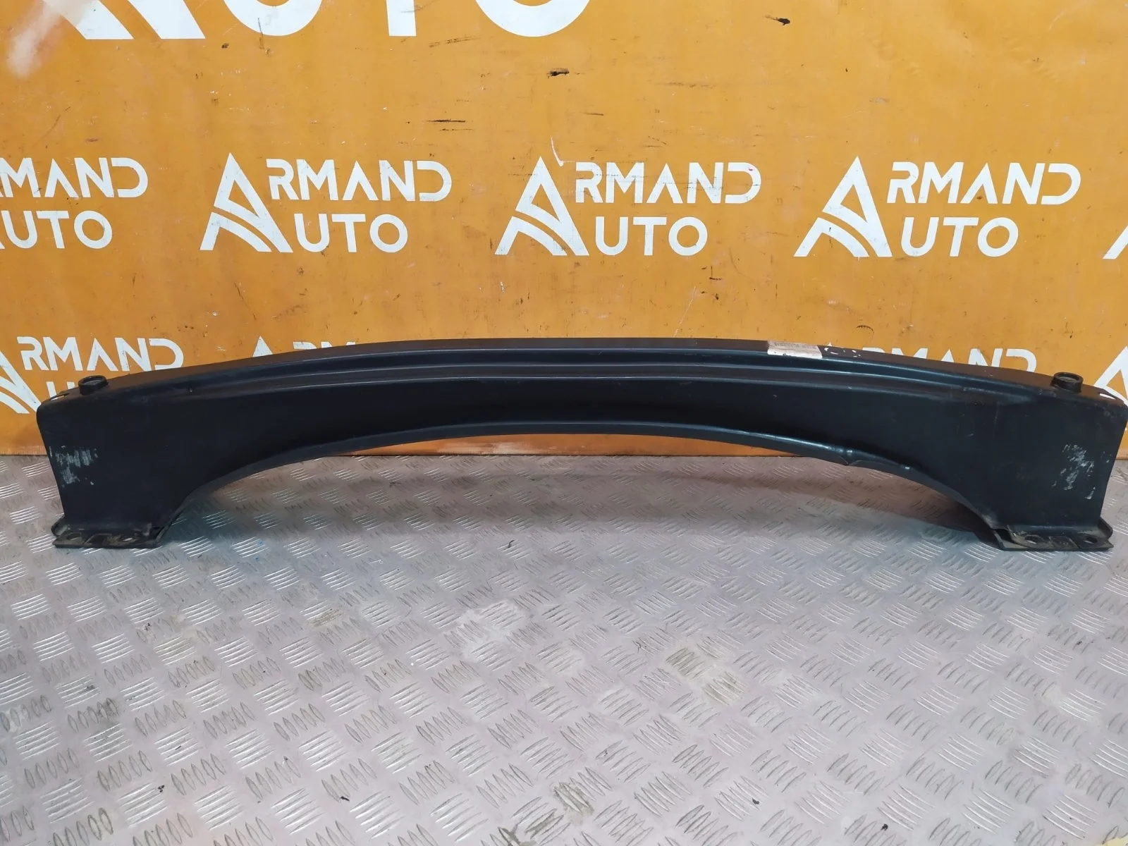 Усилитель бампера Volkswagen Touareg 2010-2018