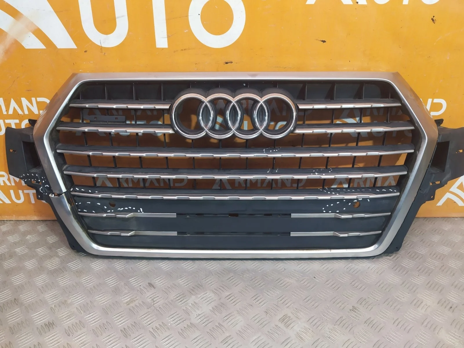 Решетка радиатора Audi Q7 2015-2020 4M