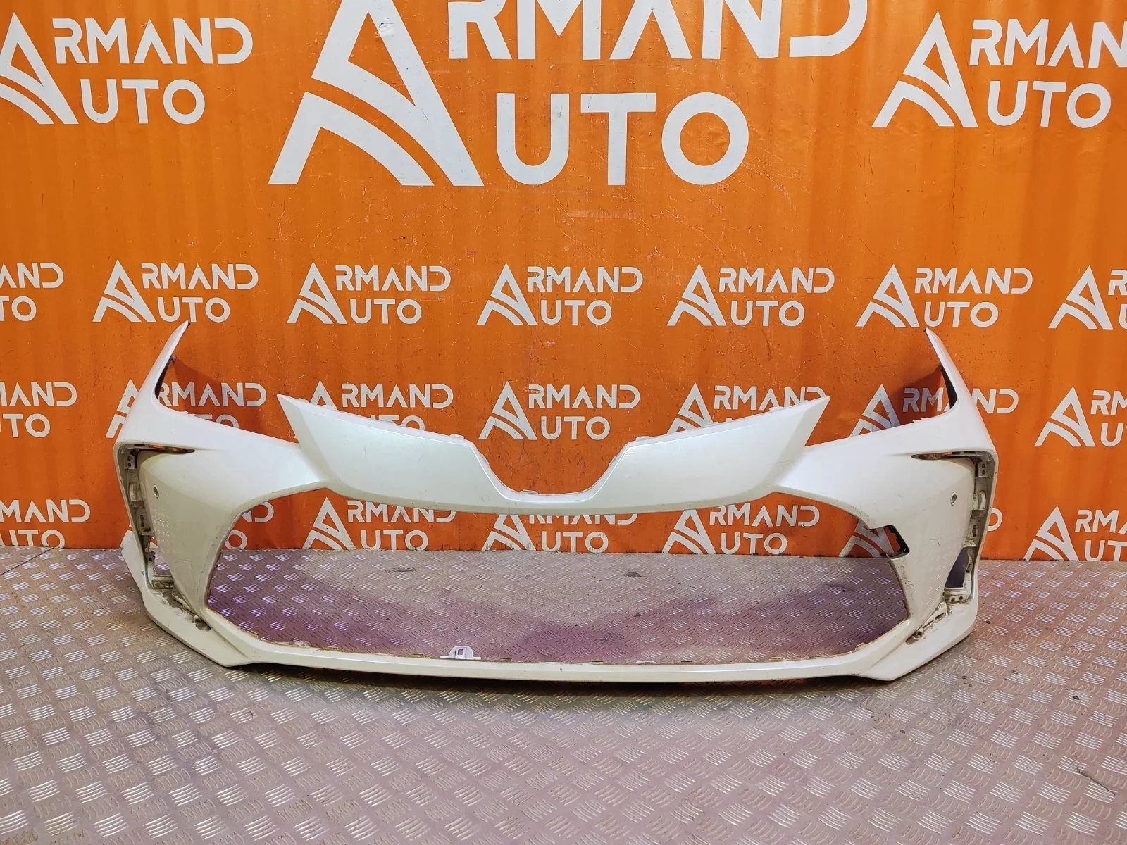 Бампер Toyota Corolla 2018-нв 12 E210