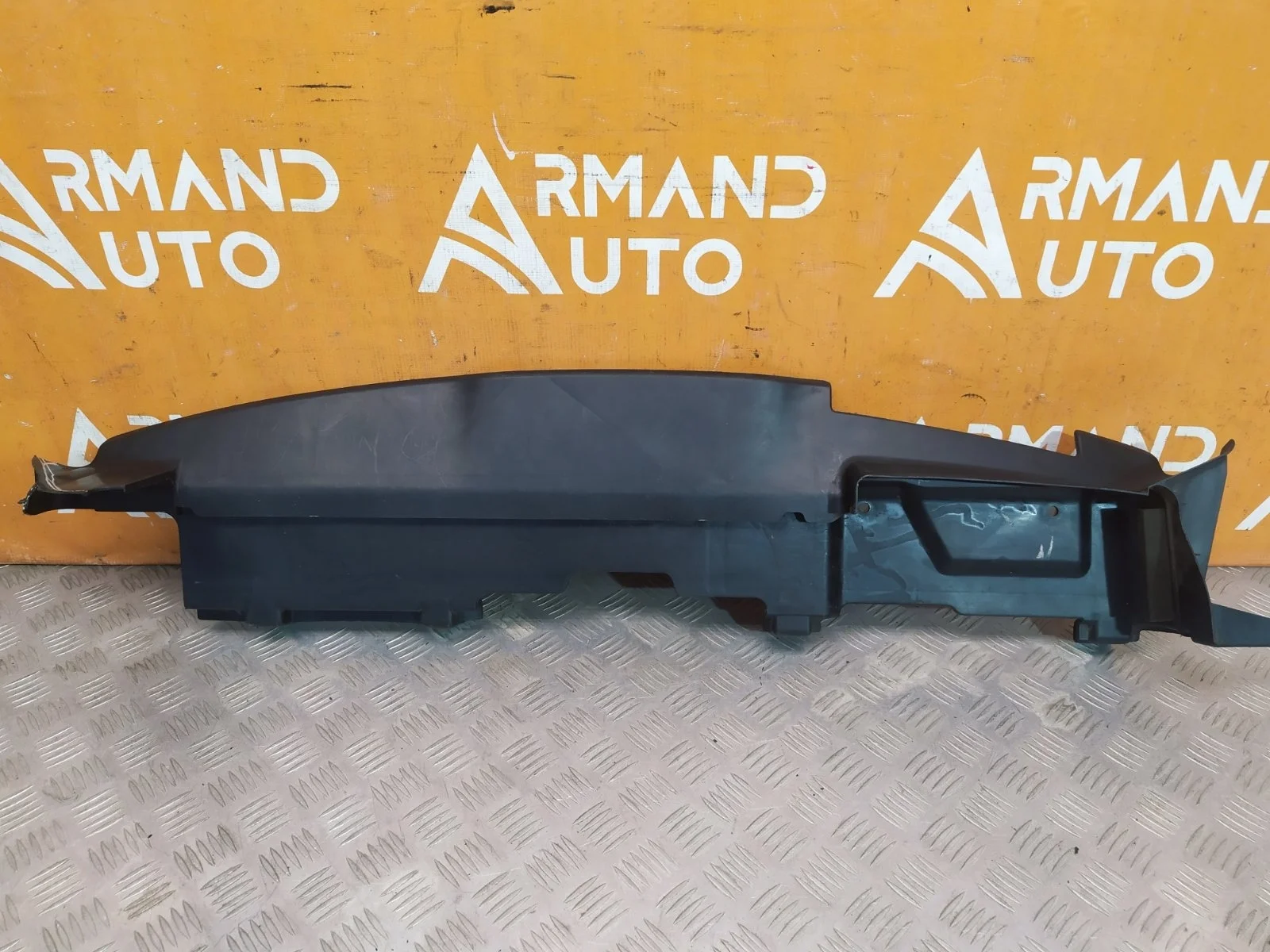 Дефлектор радиатора верхний Kia Sorento 2017-2020 3 Prime UM