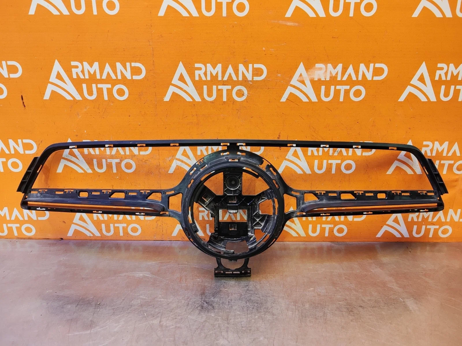 Кронштейн решетки радиатора Mercedes GLE-Class Coupe 2019-нв C167