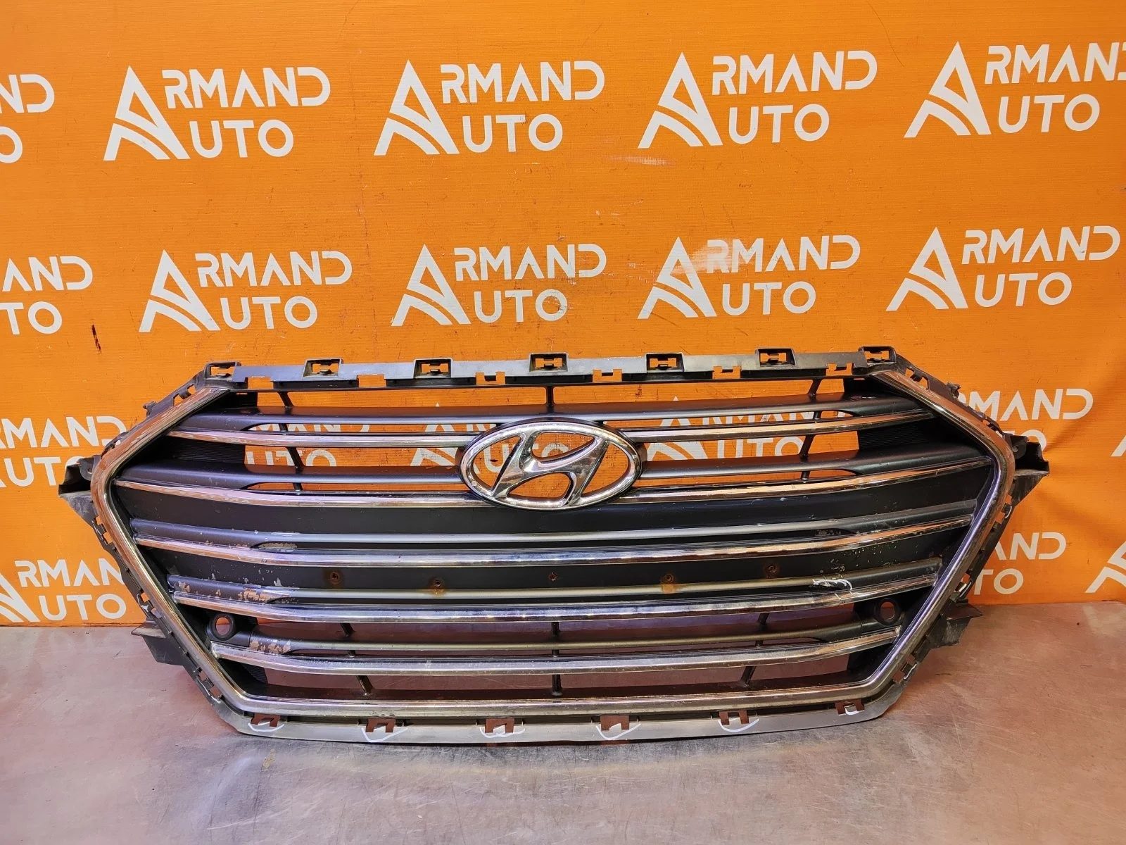 Решетка радиатора Hyundai Elantra 2015-2019 6 AD