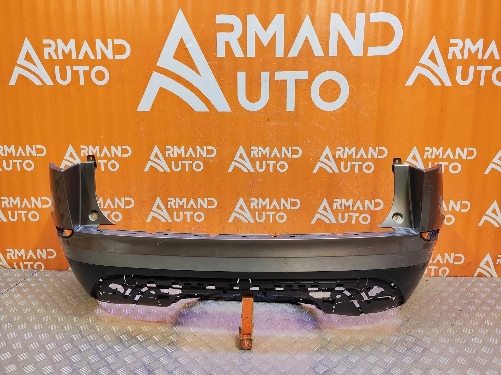 Бампер Land Rover Range Velar 2017-нв L560