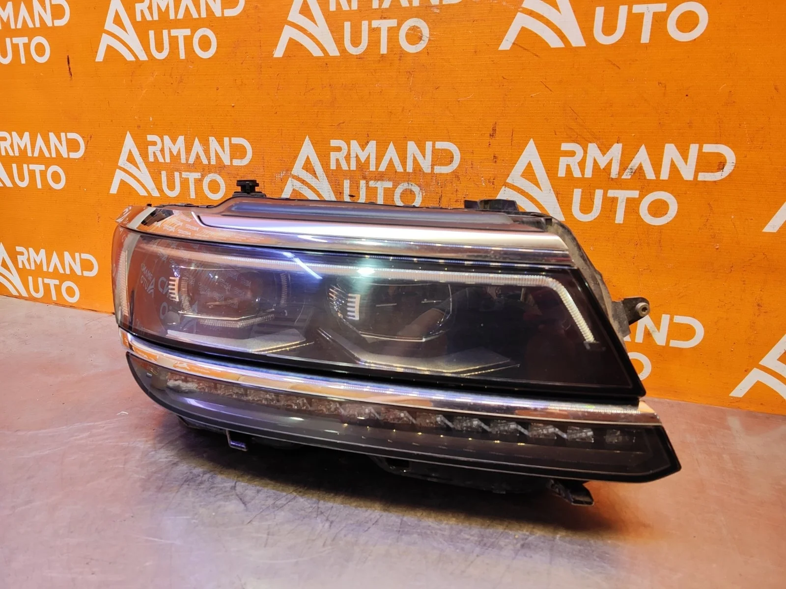 Фара Volkswagen Tiguan 2016-2020