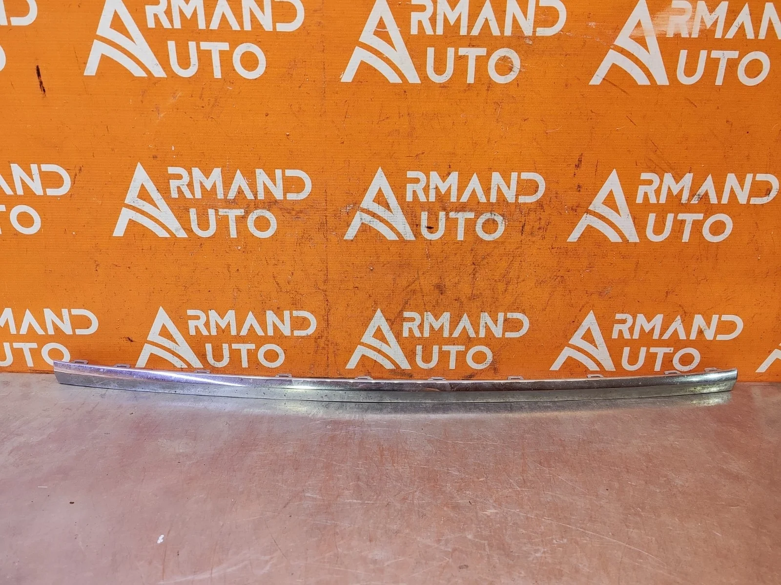 Накладка решетки радиатора нижняя Volkswagen Touareg 2018-нв 3