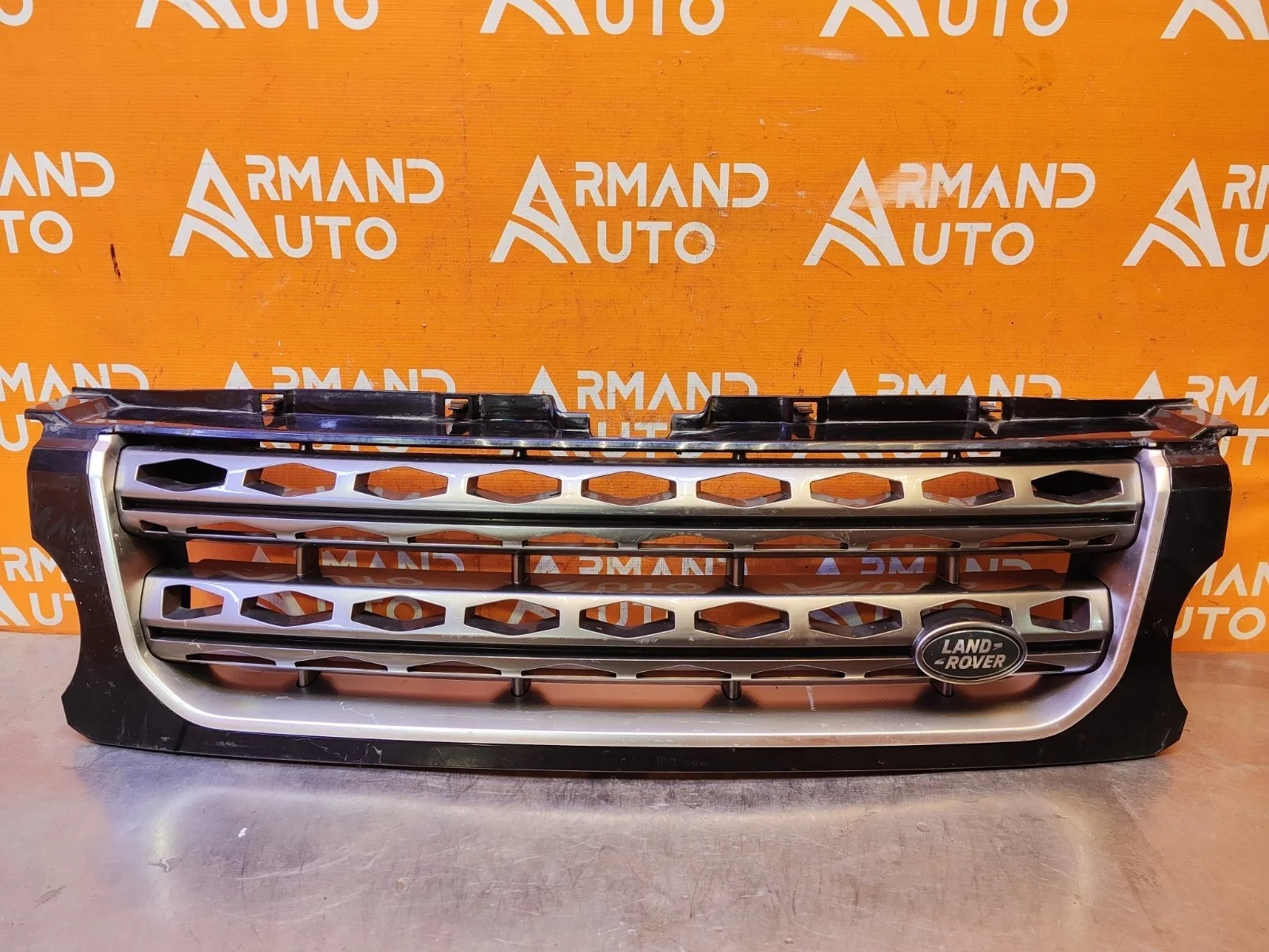 Решетка радиатора Land Rover Discovery 2013-2016 4