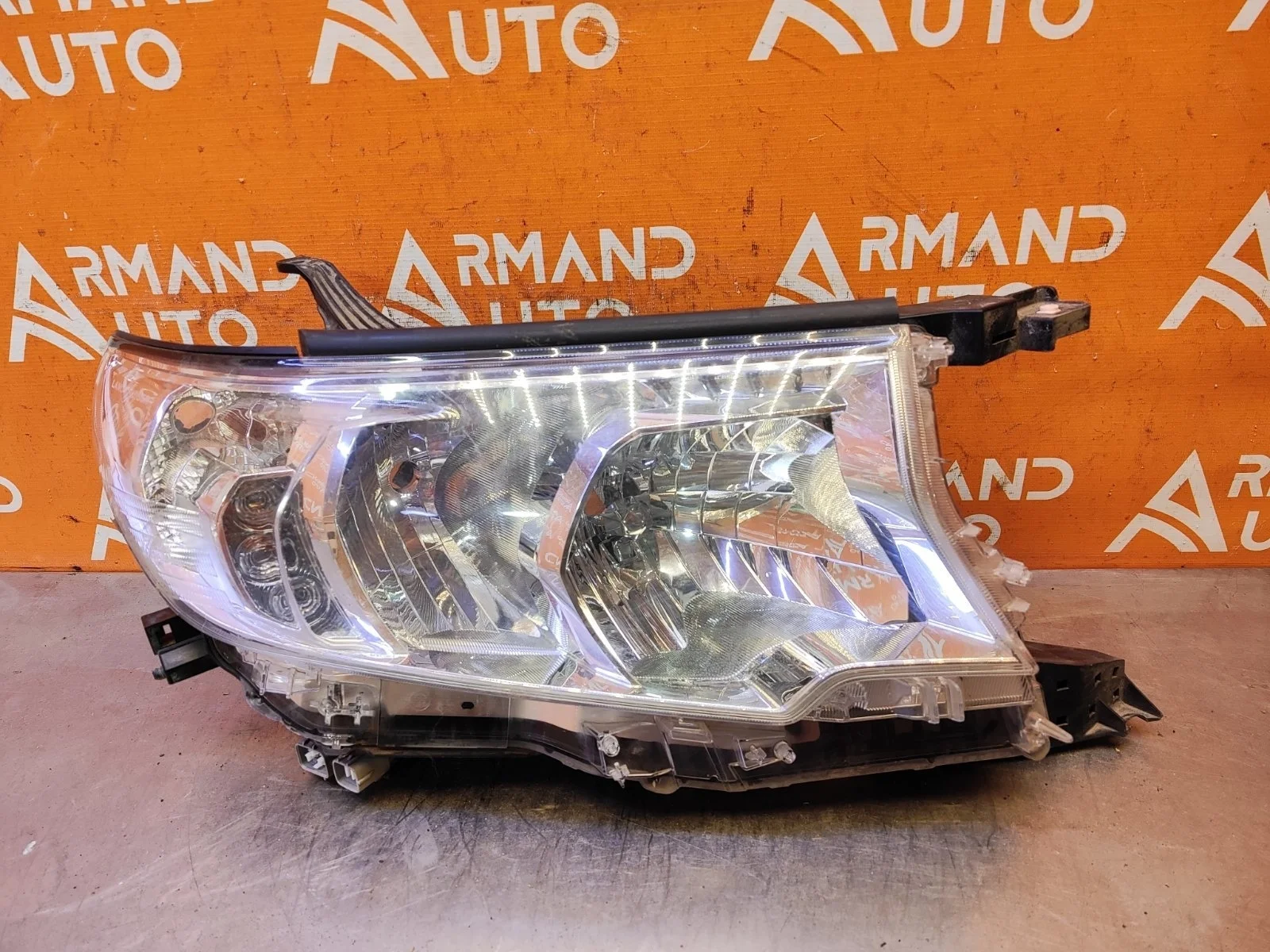 Фара Toyota Land Cruiser Prado 2017-нв 150